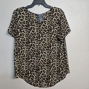 Chelsea & Theodore Leopard Print Blouse Women's Large Short Sleeve Trendy FF791